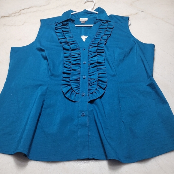 Sleeveless Blue Women's Top New and stylish add elegance to your closet. - Picture 5 of 8